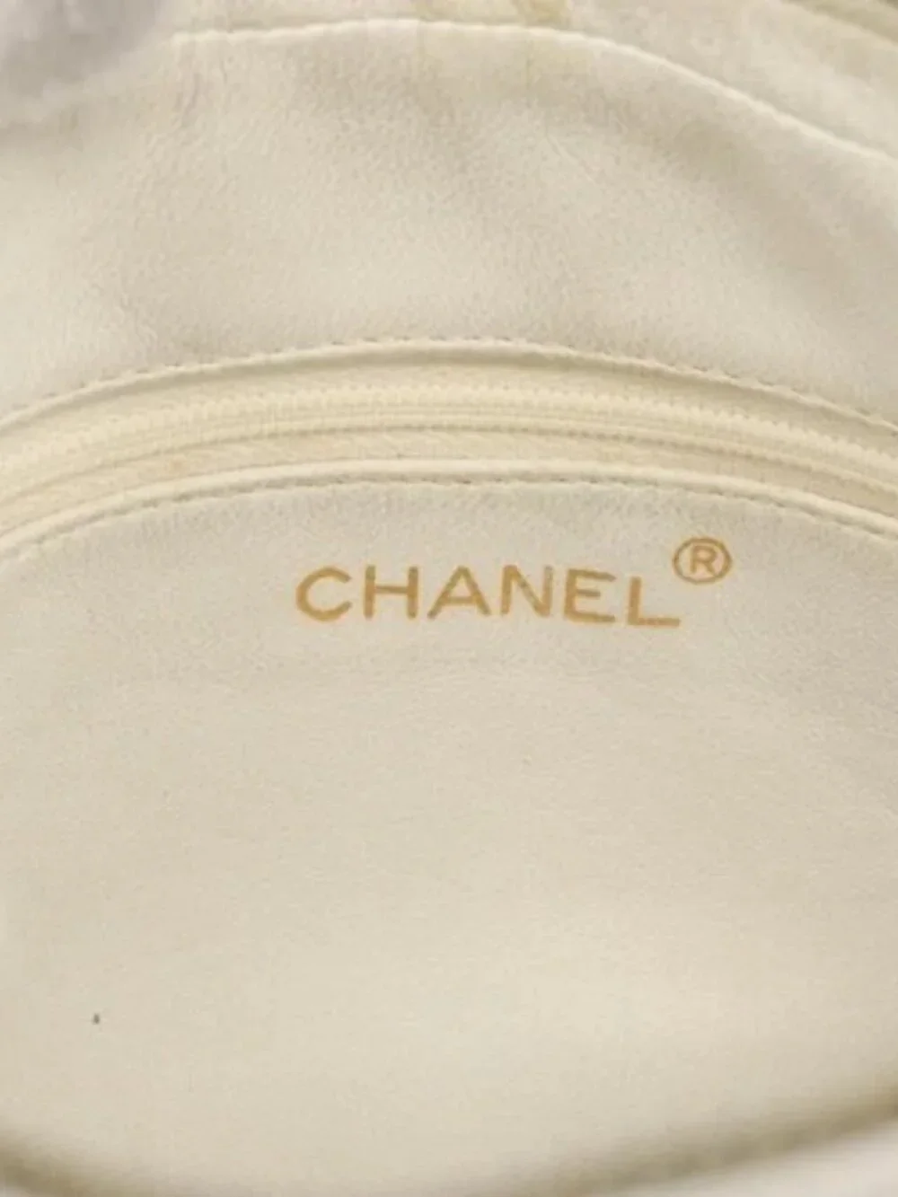 CHANEL Matelasse Chain Shoulder Bag Patent Leather Ivory Gold CC Auth BA13017